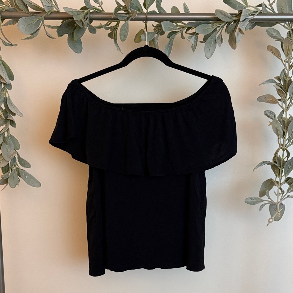 Abercrombie & Fitch off the shoulder top